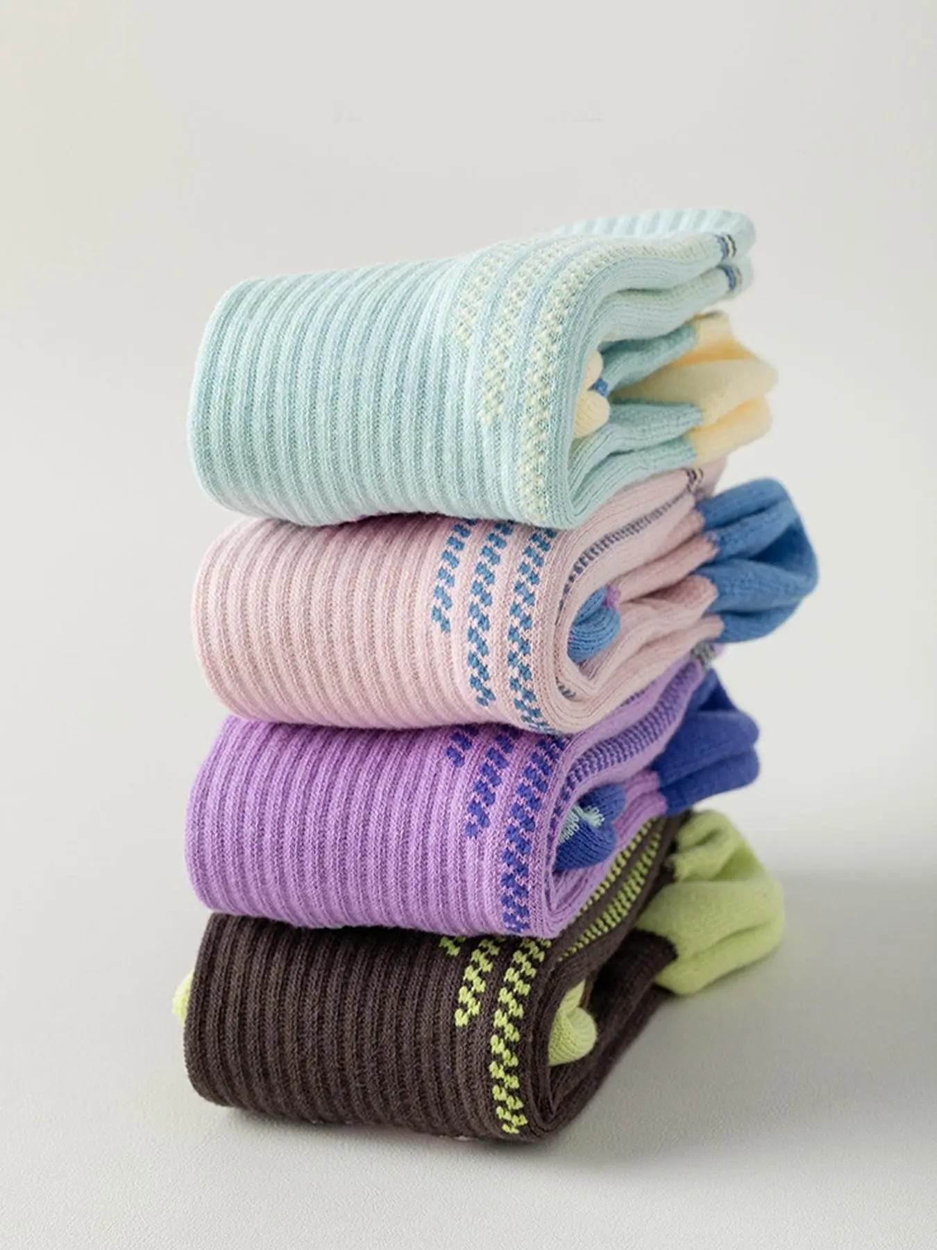 4 Pairs Women's Sporty Compres - Sports Socks 评论和价格